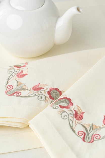 Výšivka na textílii